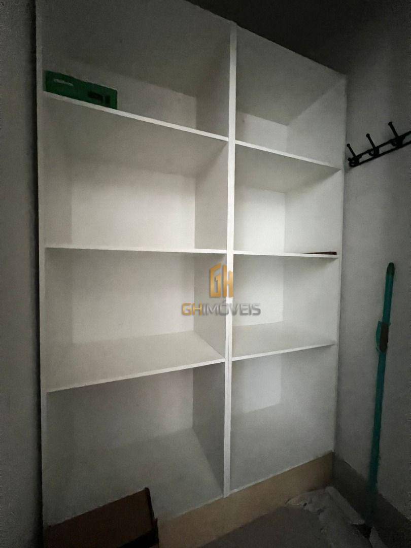 Apartamento à venda com 2 quartos, 65m² - Foto 2