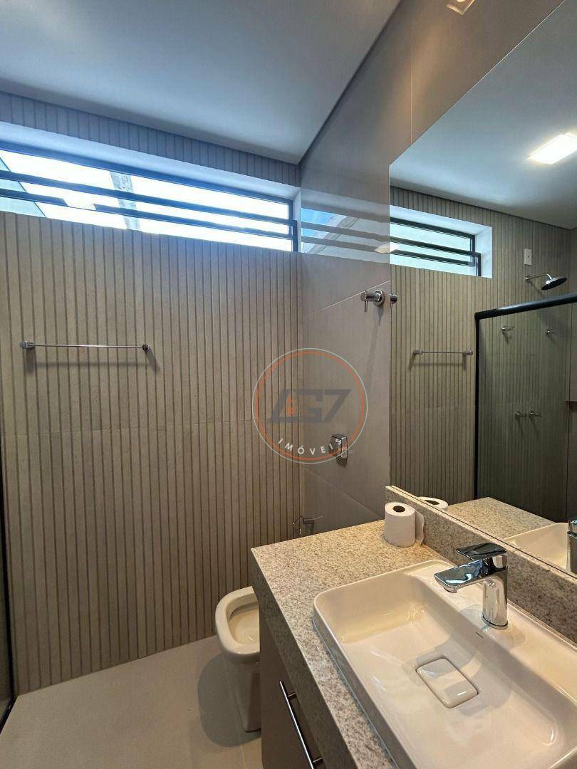 Casa de Condomínio para alugar com 3 quartos, 283m² - Foto 16