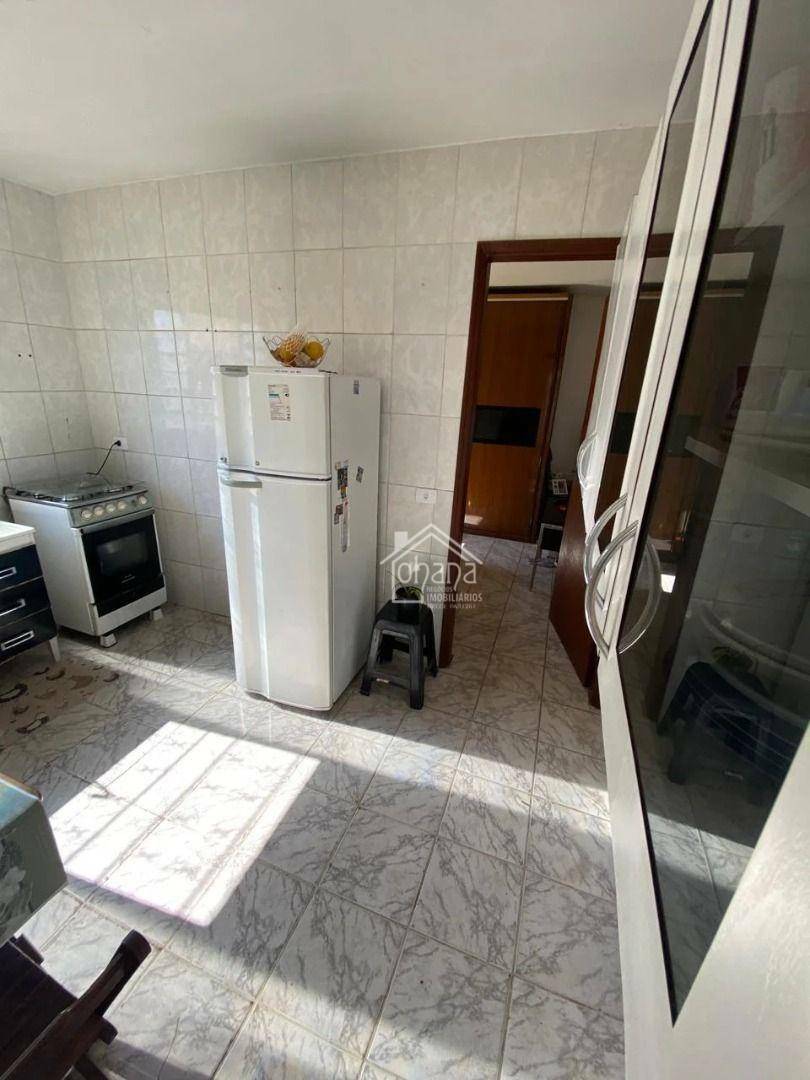 Casa à venda com 3 quartos, 175m² - Foto 7