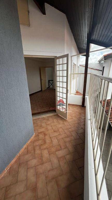 Casa à venda com 3 quartos, 230m² - Foto 14