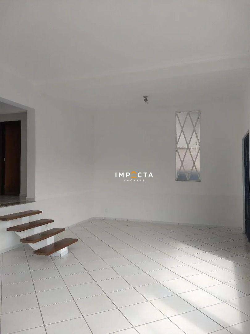 Casa para alugar com 3 quartos, 266m² - Foto 5