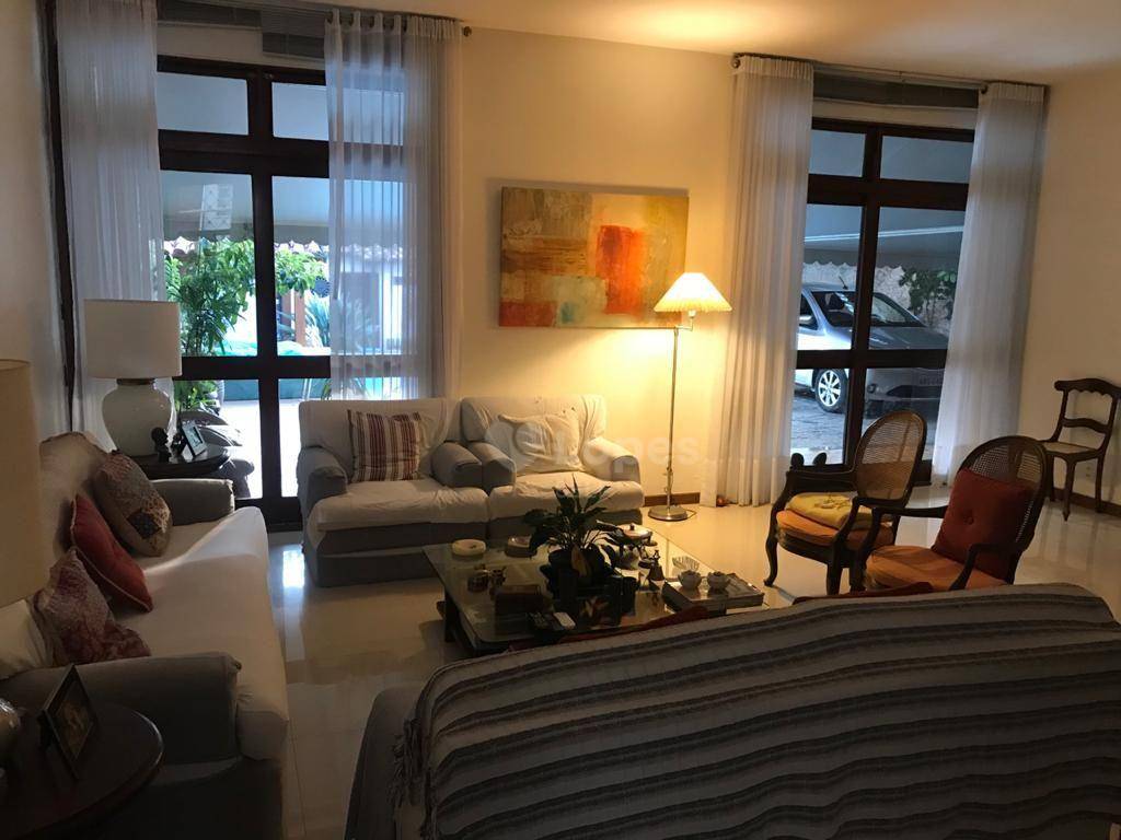 Casa à venda com 5 quartos, 2152m² - Foto 5