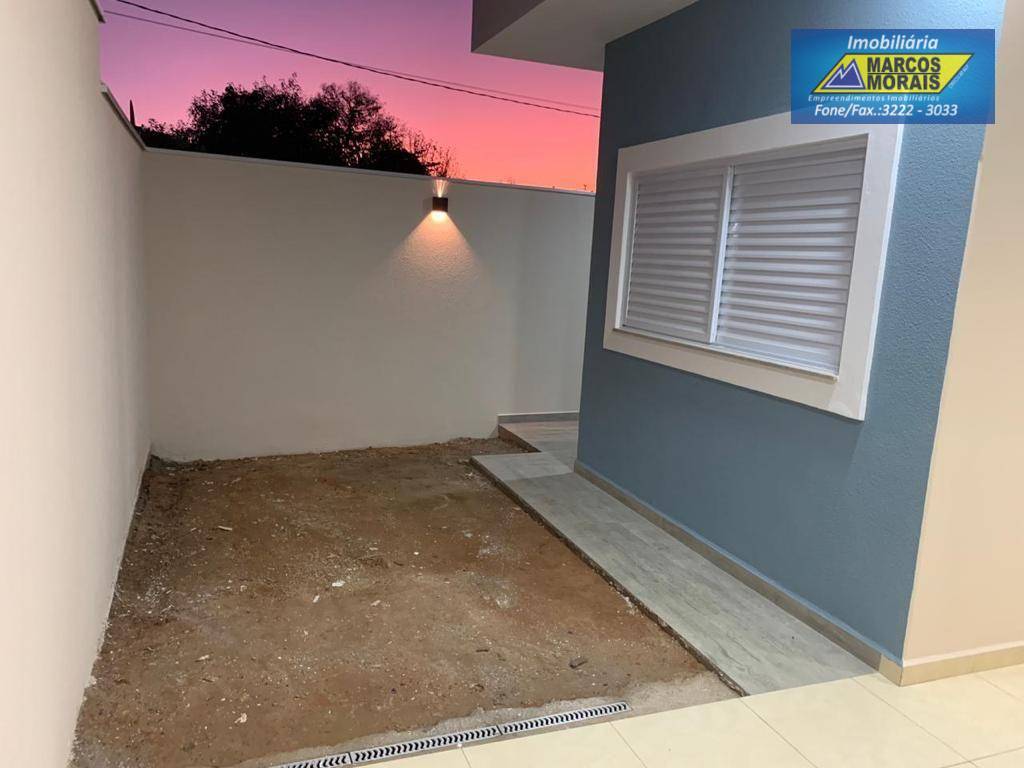 Casa de Condomínio à venda com 3 quartos, 100m² - Foto 4