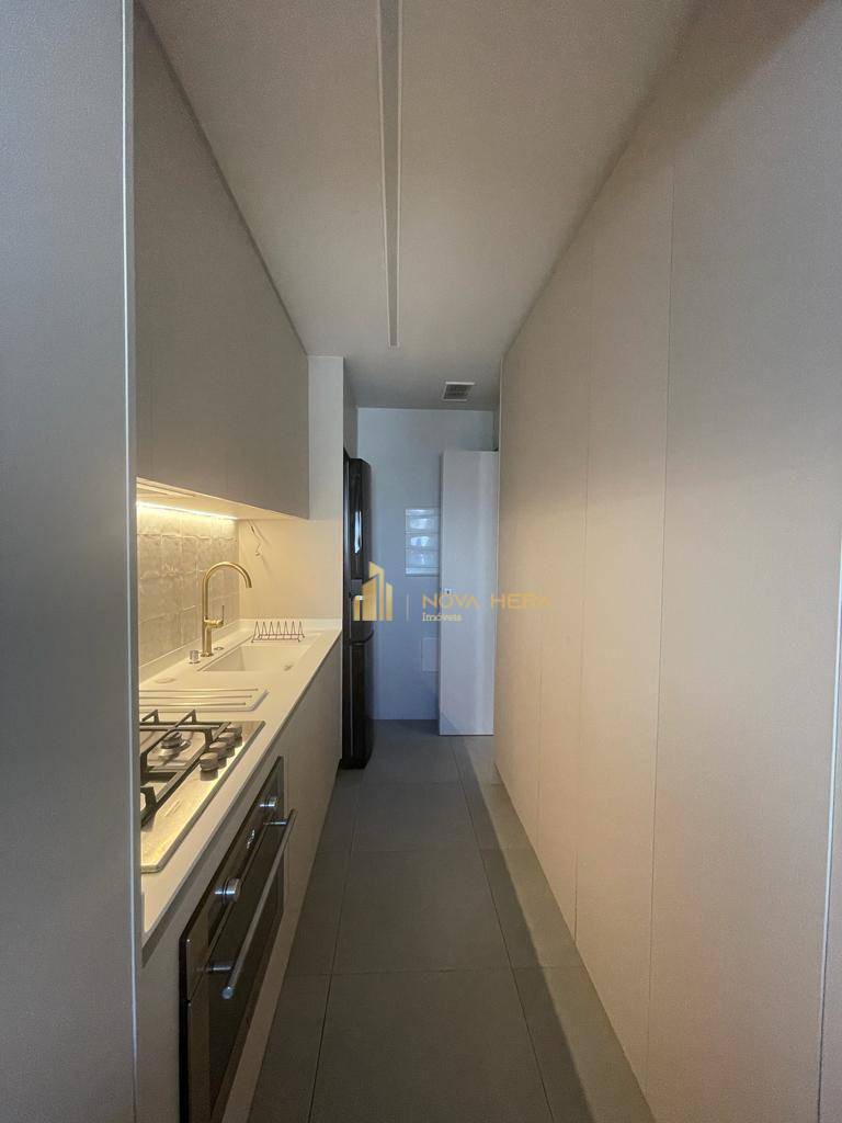 Apartamento à venda com 2 quartos, 82m² - Foto 2