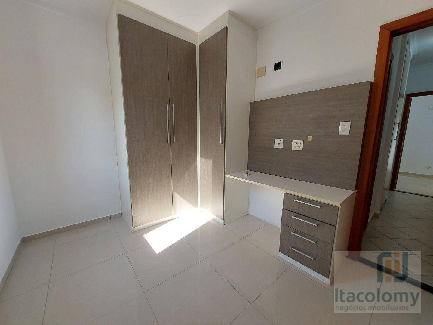 Casa de Condomínio para alugar com 3 quartos, 180m² - Foto 41