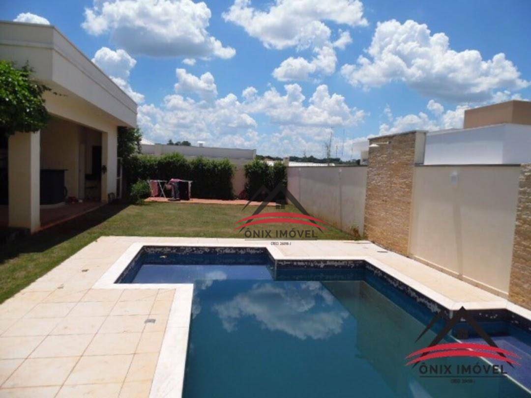 Casa de Condomínio à venda com 3 quartos, 234m² - Foto 1