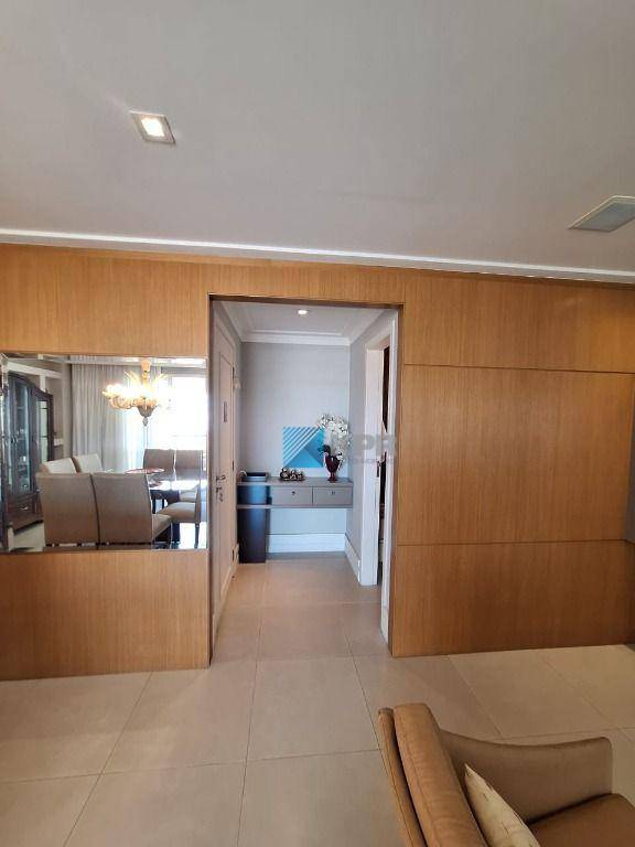 Apartamento à venda com 3 quartos, 194m² - Foto 11