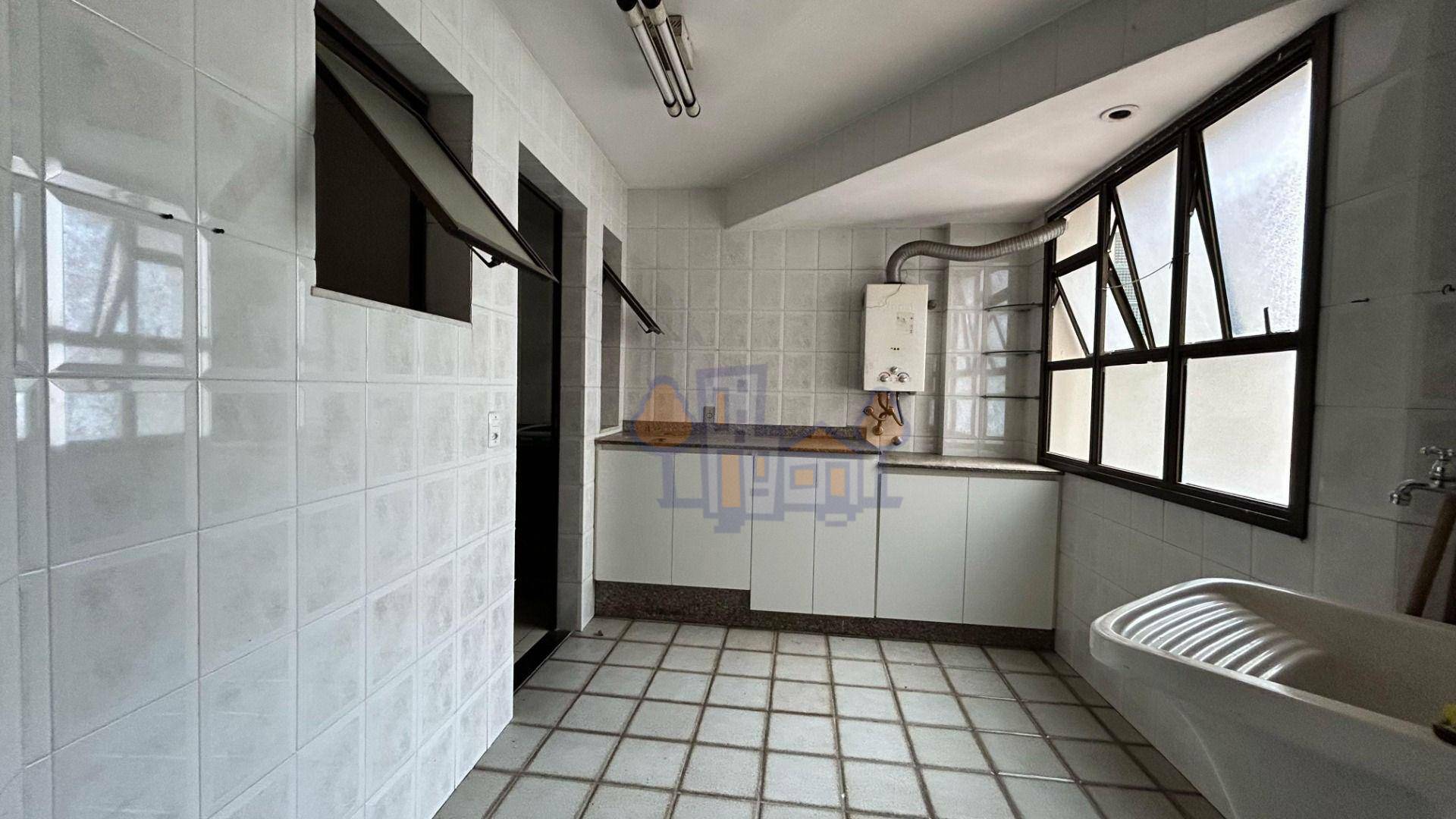 Apartamento para alugar com 3 quartos, 244m² - Foto 13
