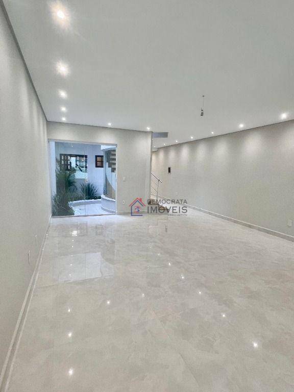 Sobrado à venda com 3 quartos, 210m² - Foto 3