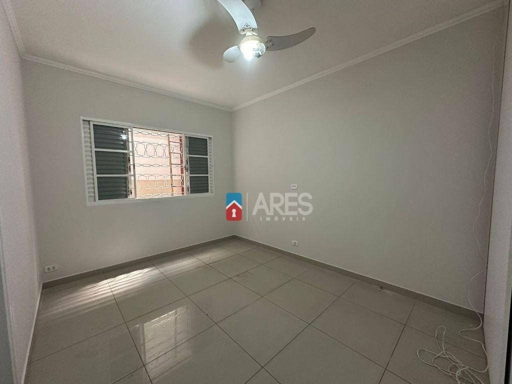 Casa para alugar com 3 quartos, 249m² - Foto 22