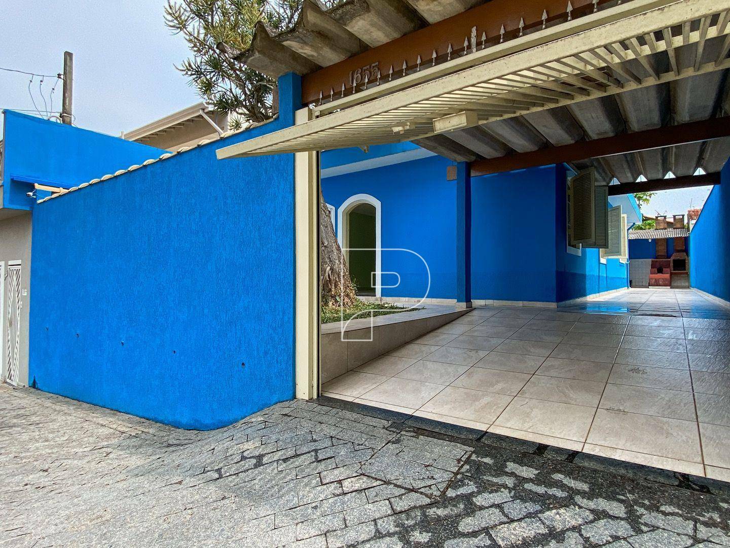 Casa à venda com 3 quartos, 150m² - Foto 2