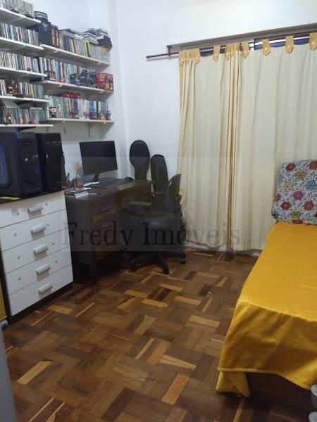 Apartamento à venda com 4 quartos, 157m² - Foto 9