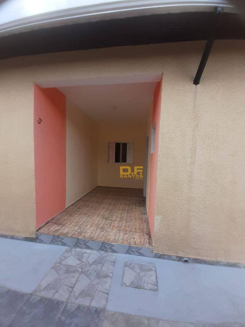 Casa à venda com 2 quartos, 70m² - Foto 1