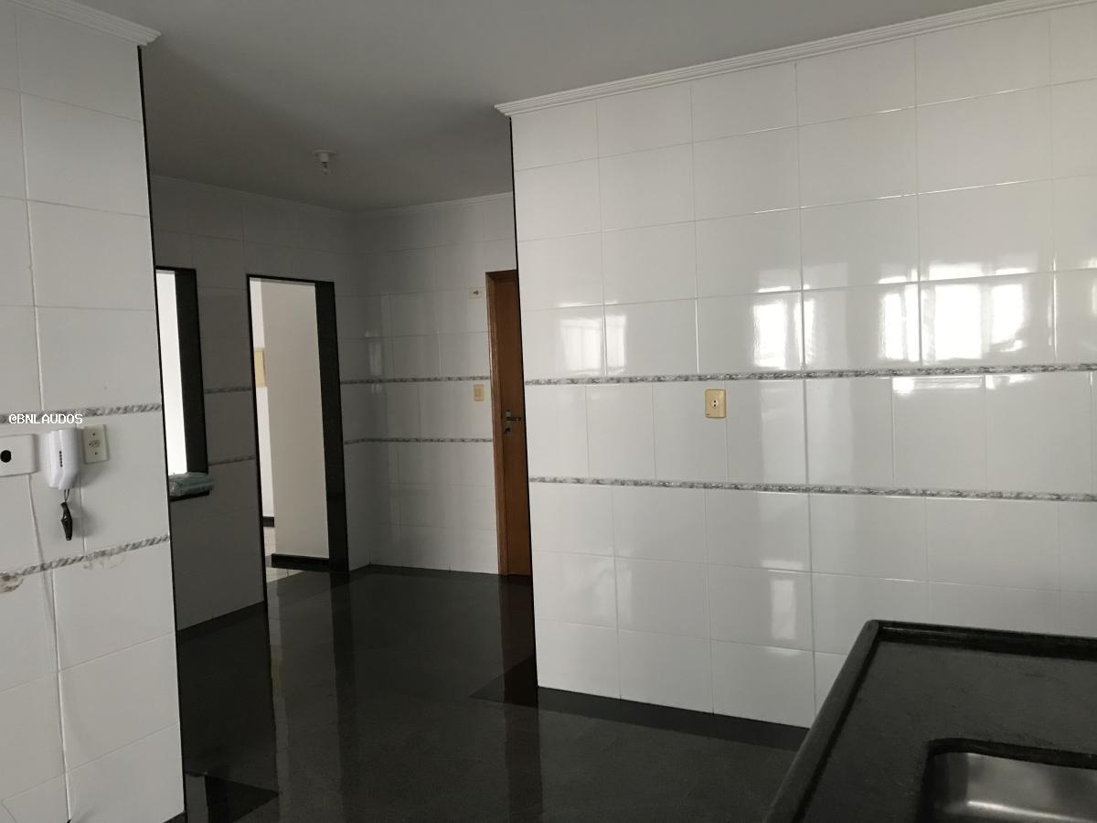 Apartamento à venda com 3 quartos, 171m² - Foto 7