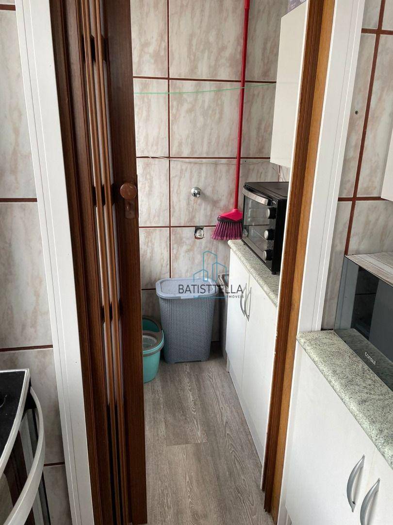 Apartamento à venda com 2 quartos, 70m² - Foto 13