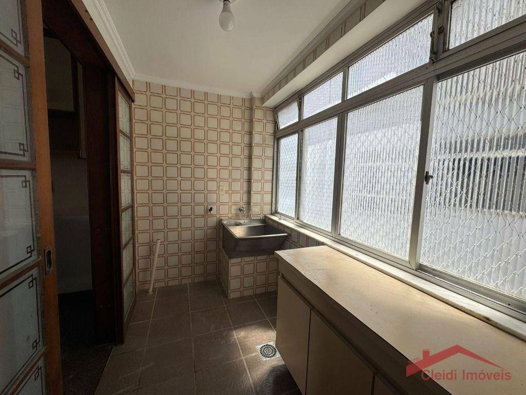 Apartamento para alugar com 3 quartos, 122m² - Foto 17