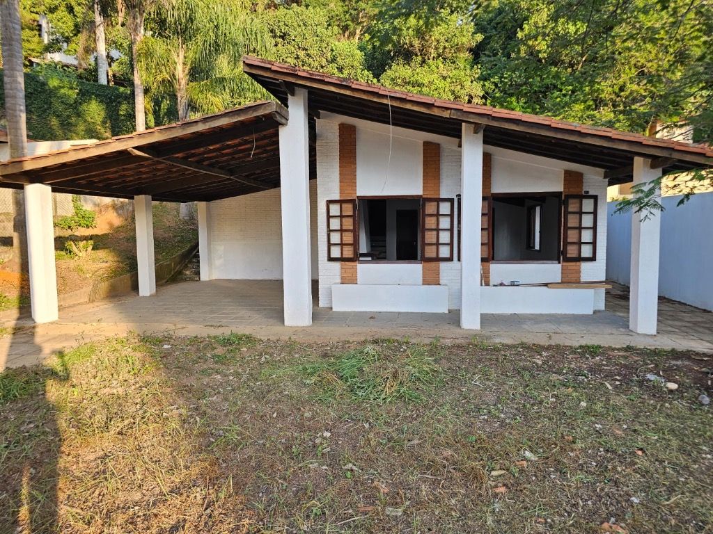 Casa de Condomínio à venda com 4 quartos, 372m² - Foto 1