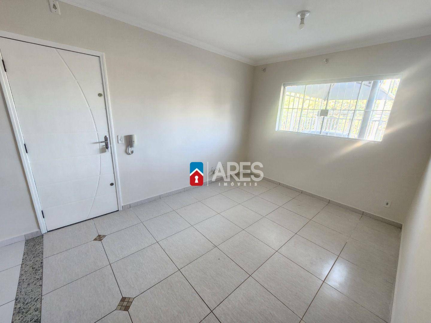 Apartamento à venda com 3 quartos, 74m² - Foto 2