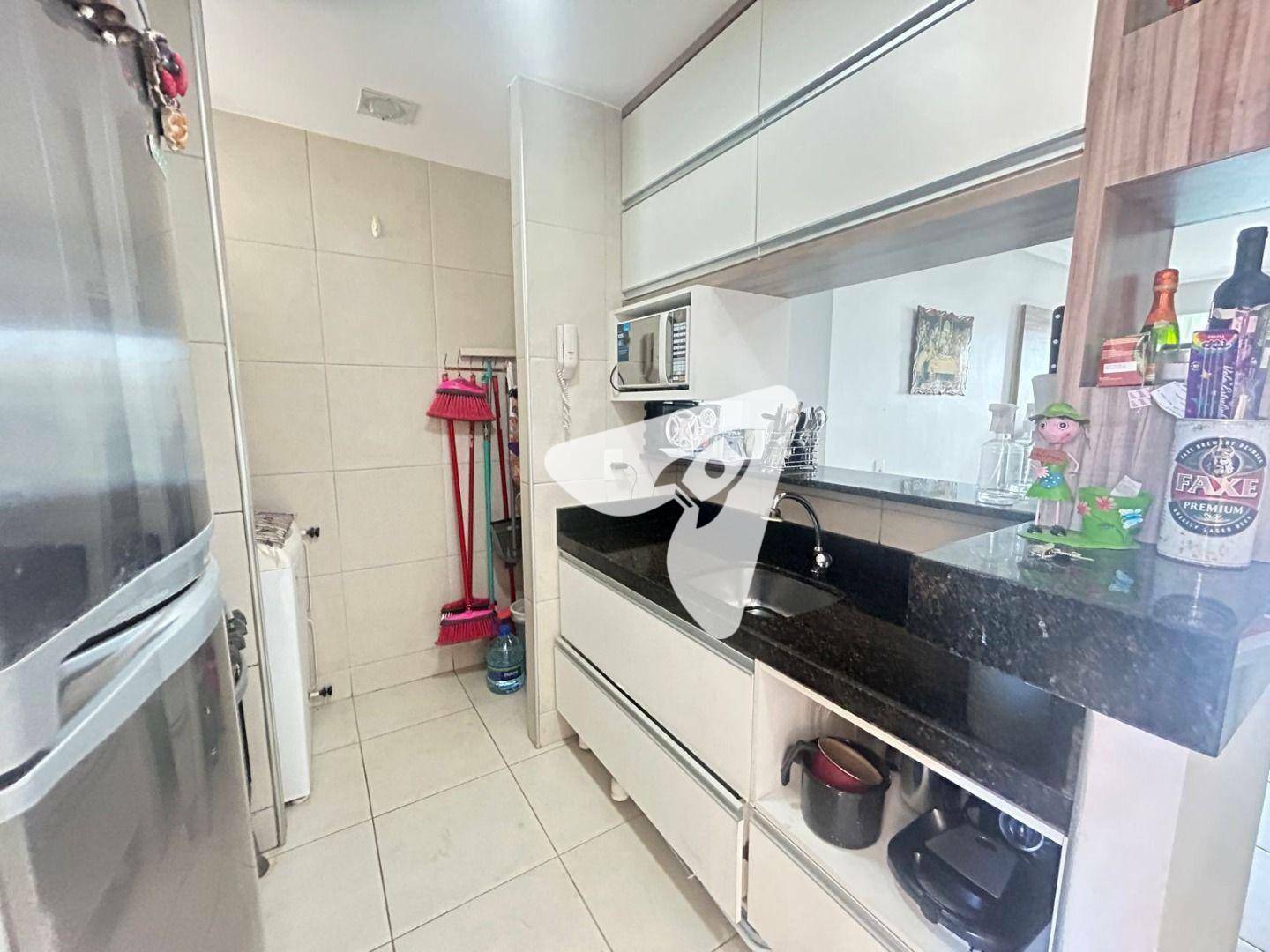 Apartamento à venda com 2 quartos, 67m² - Foto 9