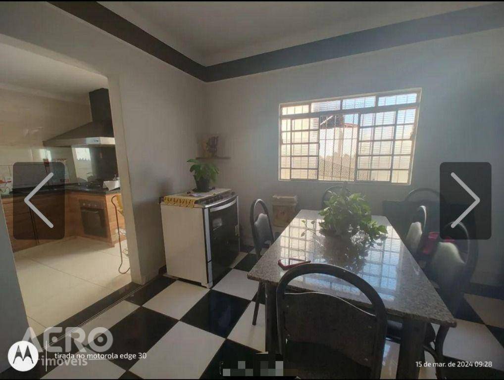 Casa à venda com 3 quartos, 183m² - Foto 13