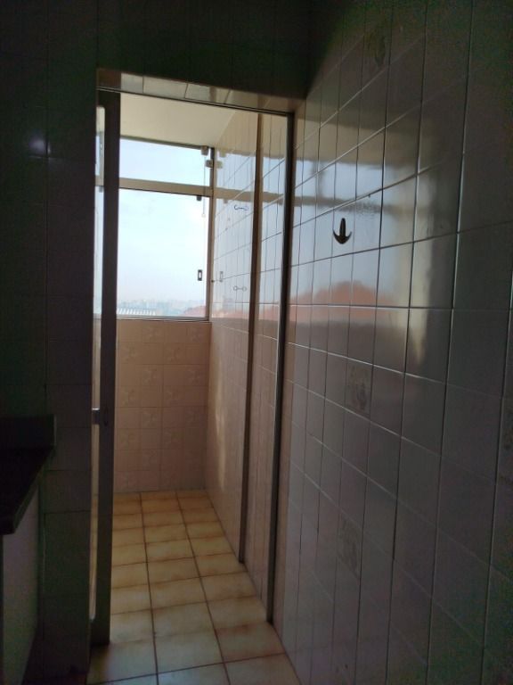 Apartamento para alugar com 2 quartos, 67m² - Foto 4