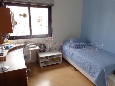 Apartamento à venda com 4 quartos, 200m² - Foto 7