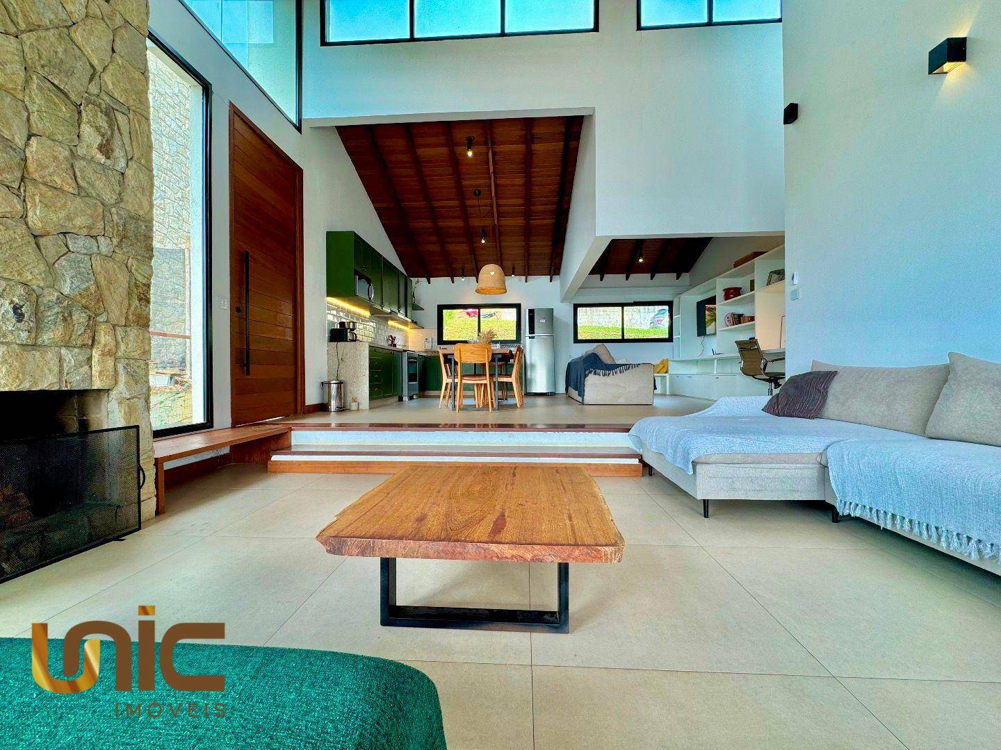 Casa de Condomínio à venda com 4 quartos, 283m² - Foto 4