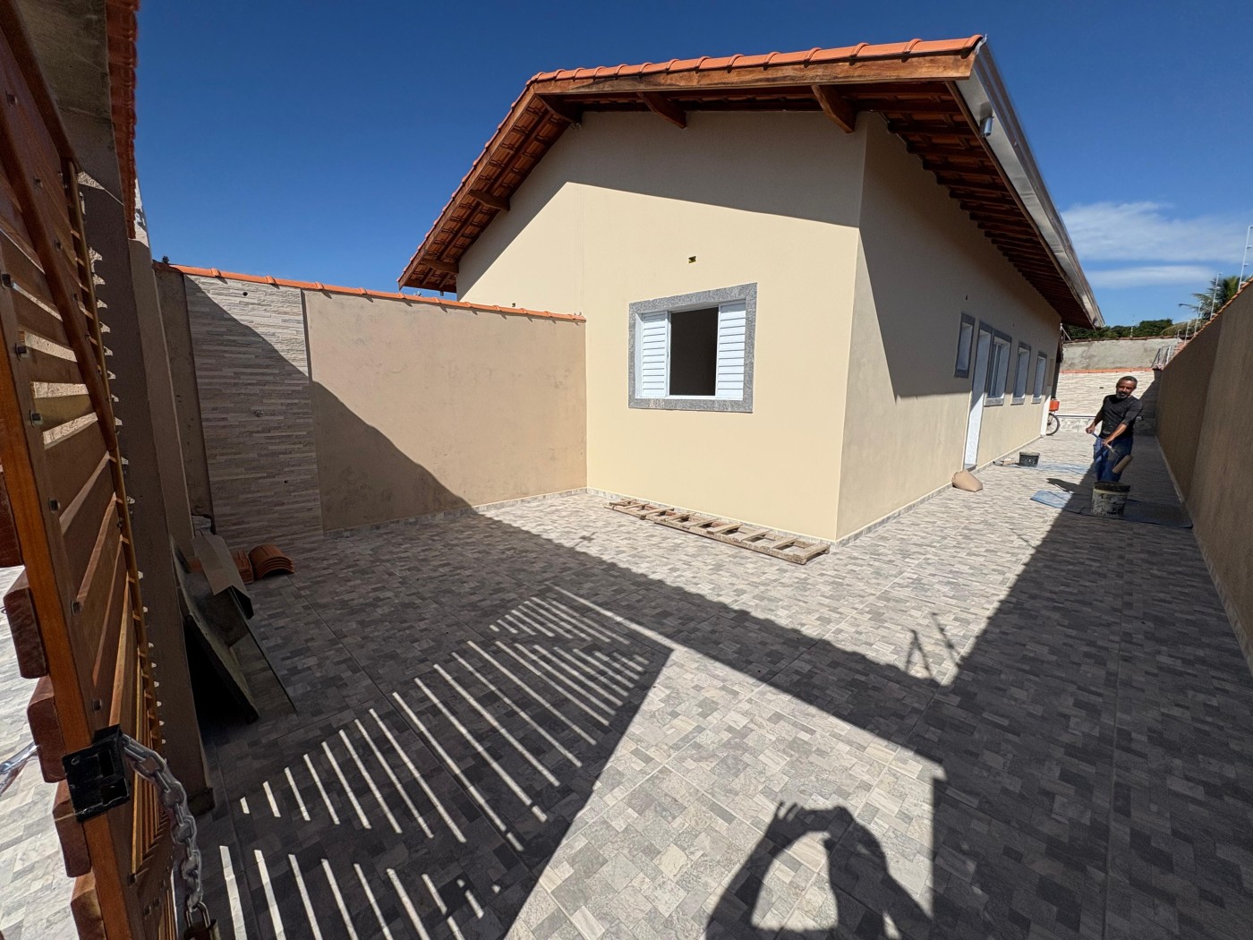 Casa à venda com 2 quartos, 150m² - Foto 2