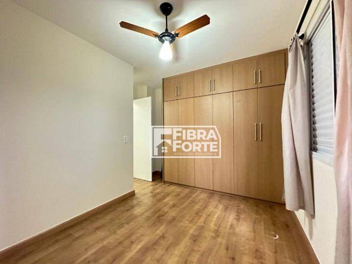 Apartamento para alugar com 3 quartos, 75m² - Foto 11