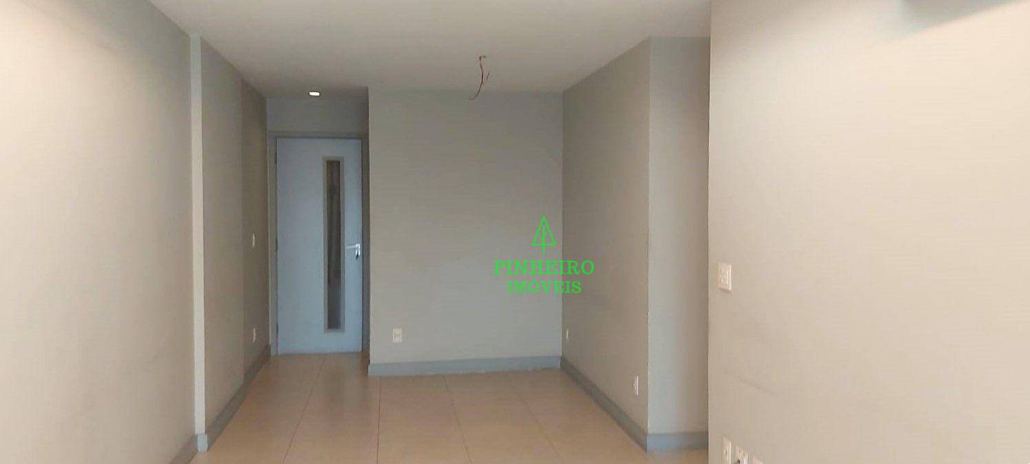 Apartamento à venda com 3 quartos, 157m² - Foto 7