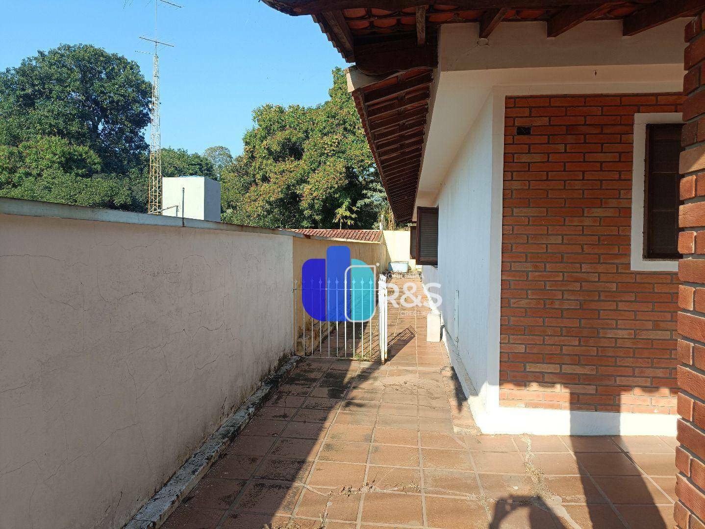 Casa para alugar com 3 quartos, 210m² - Foto 5