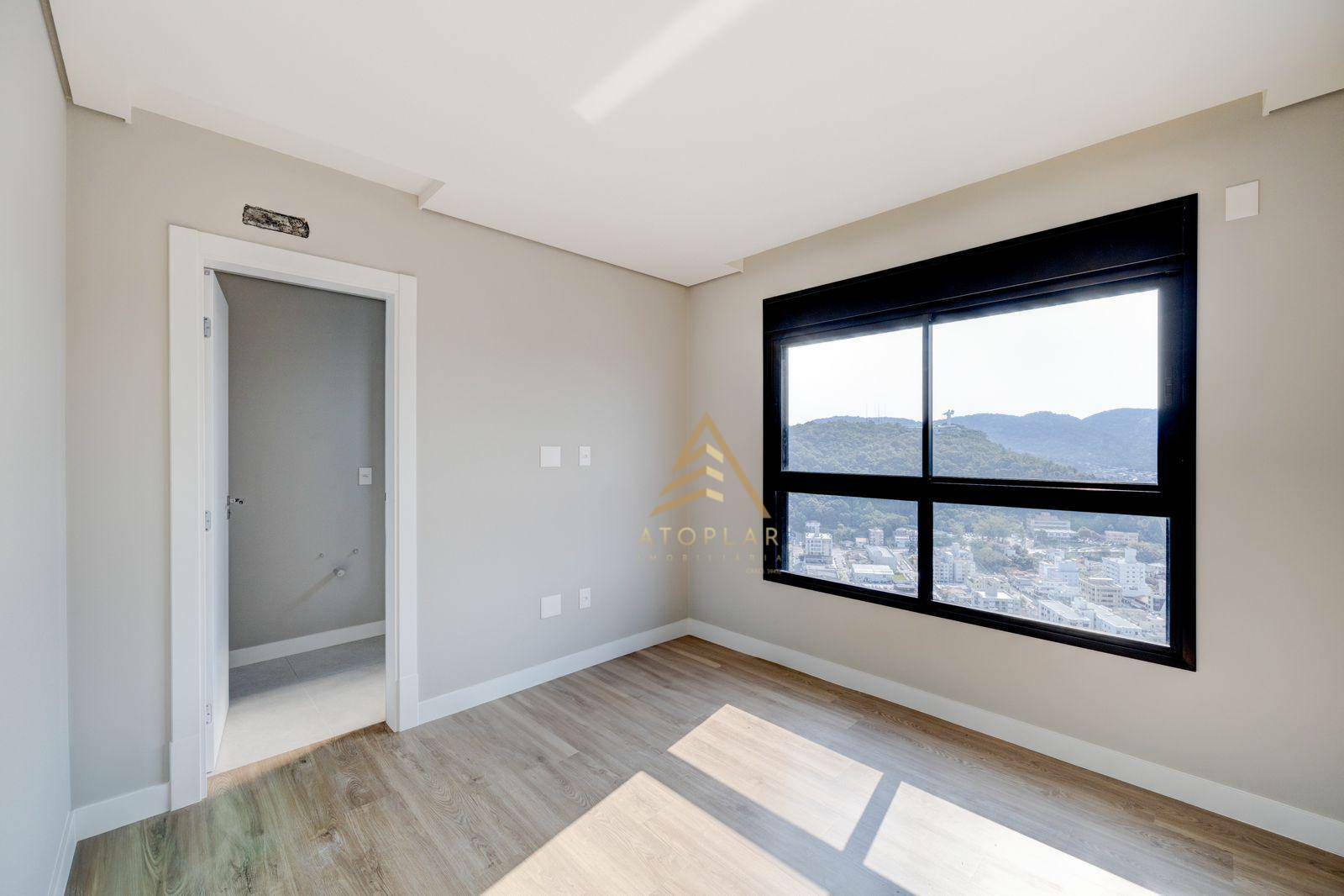 Apartamento à venda com 4 quartos, 135m² - Foto 8