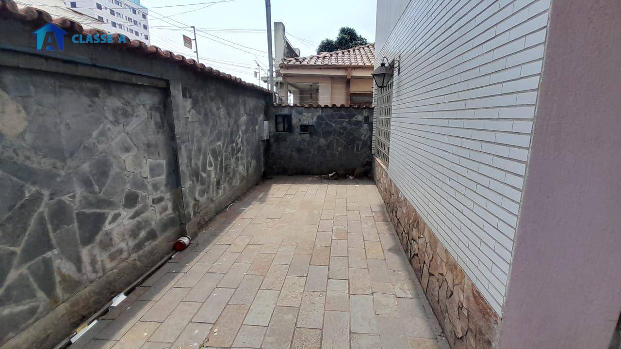 Casa à venda com 3 quartos, 250m² - Foto 17