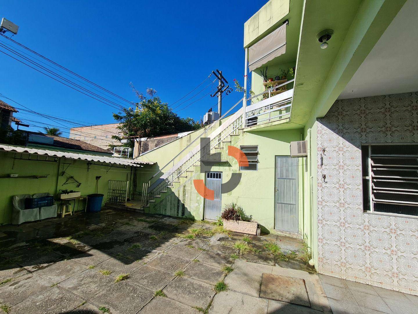 Casa à venda com 4 quartos, 211m² - Foto 19