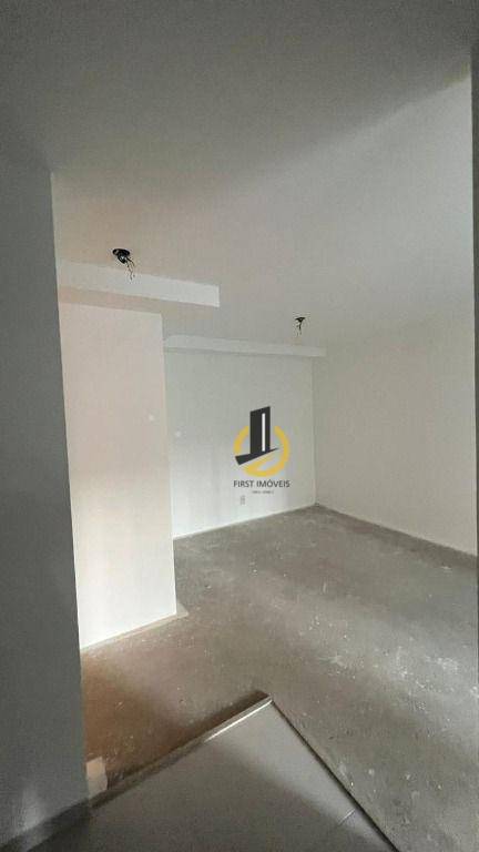 Apartamento à venda com 3 quartos, 105m² - Foto 4