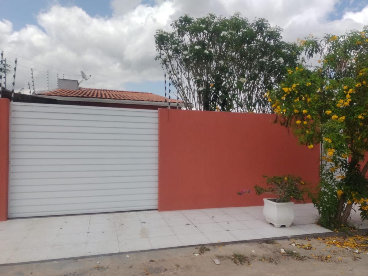 Casa à venda com 3 quartos, 250m² - Foto 2