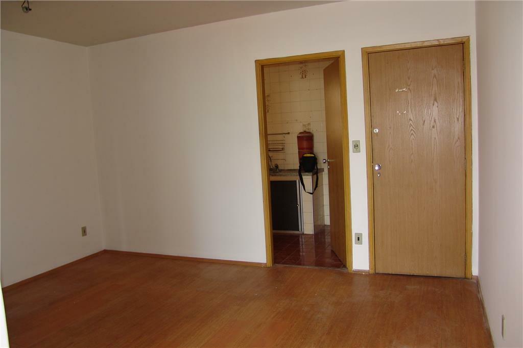 Apartamento para alugar com 2 quartos, 82m² - Foto 4