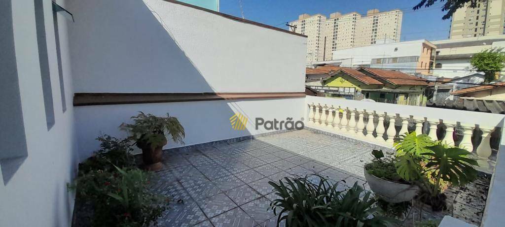 Sobrado à venda com 3 quartos, 240m² - Foto 1