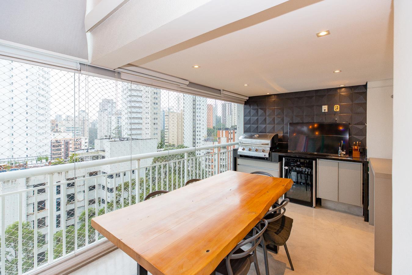 Apartamento à venda com 4 quartos, 243m² - Foto 1