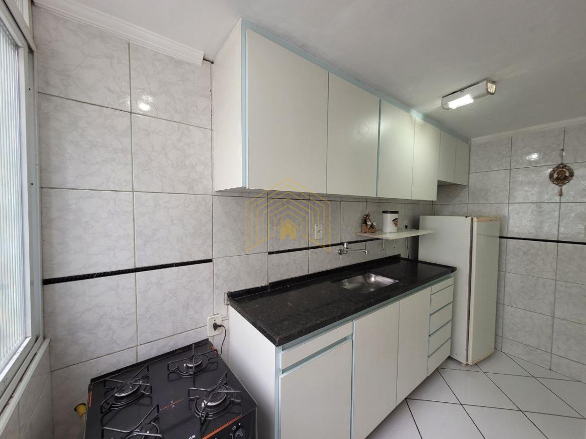 Apartamento à venda com 2 quartos, 70m² - Foto 13