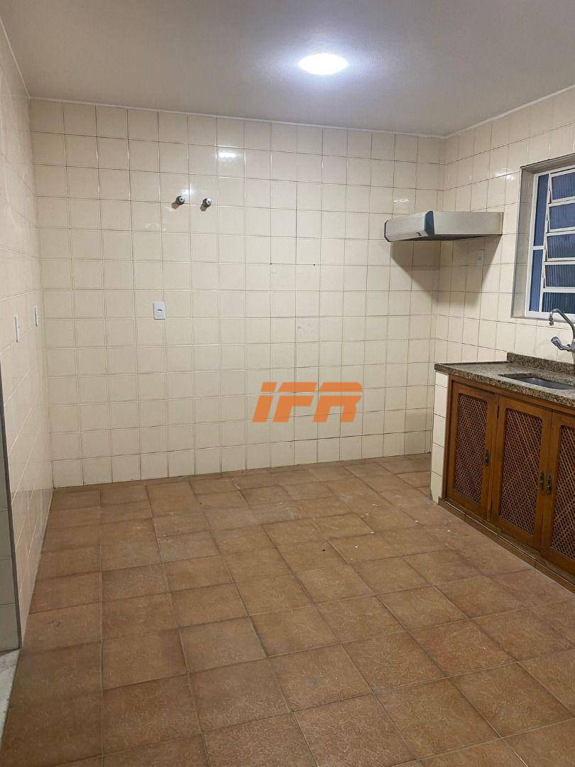 Sobrado à venda com 2 quartos, 250m² - Foto 17