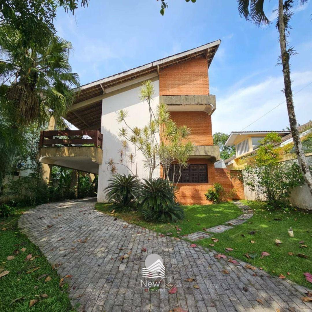 Casa de Condomínio para alugar com 4 quartos, 267m² - Foto 1