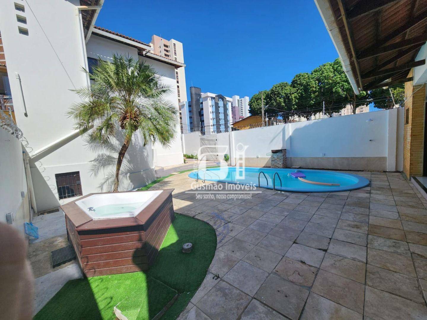 Casa à venda com 5 quartos, 400m² - Foto 2