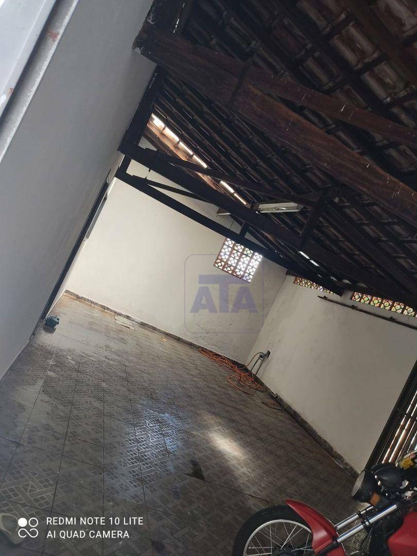 Casa à venda com 3 quartos, 161m² - Foto 4