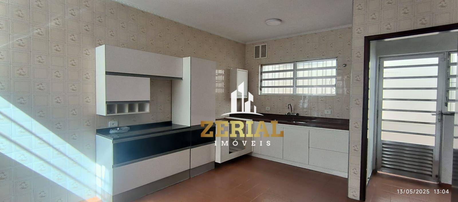 Casa para alugar com 4 quartos, 290m² - Foto 3