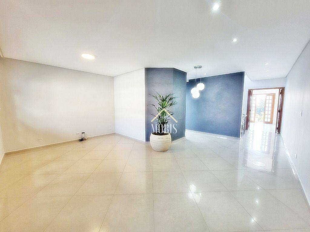 Sobrado à venda com 3 quartos, 245m² - Foto 4