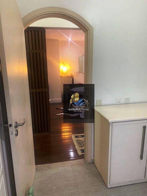 Apartamento à venda com 3 quartos, 219m² - Foto 32