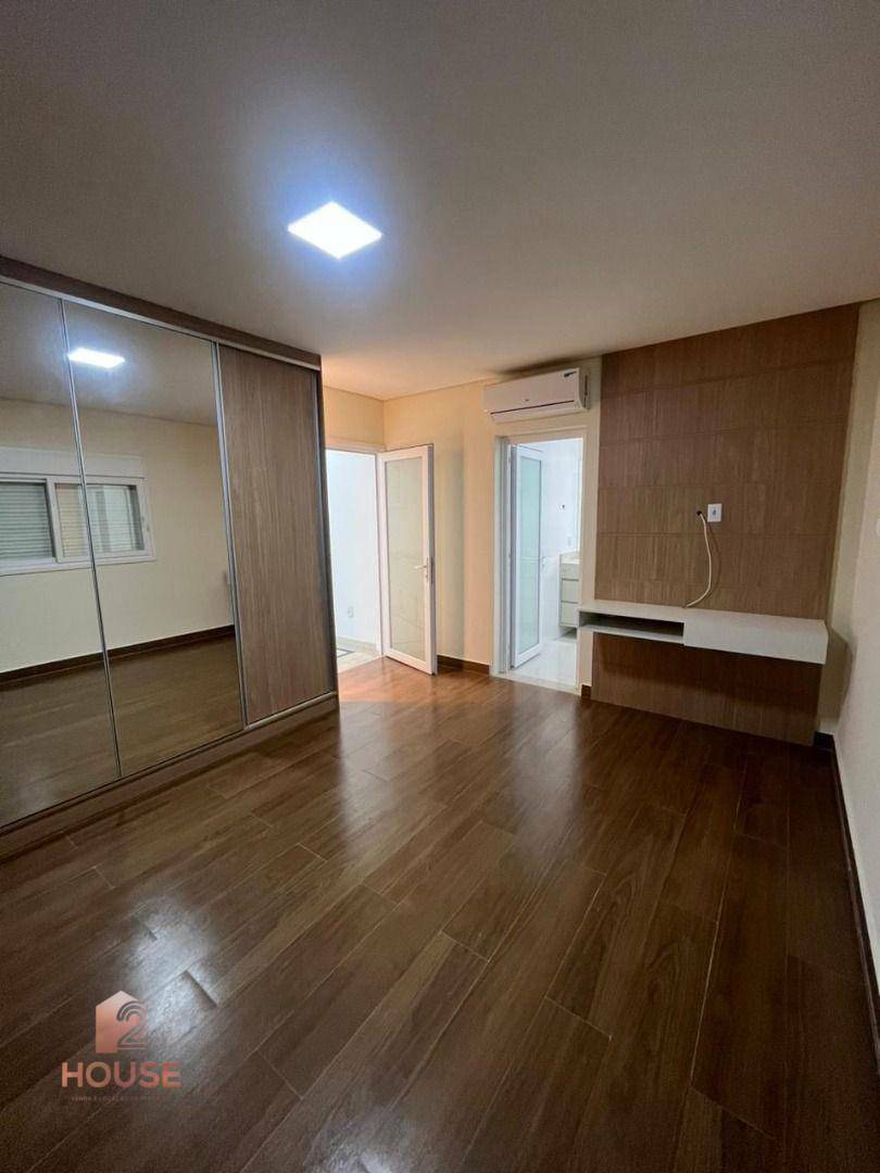 Casa de Condomínio para alugar com 3 quartos, 240m² - Foto 16