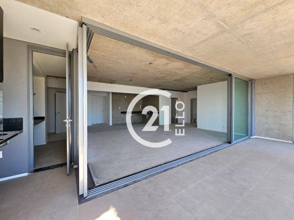 Apartamento à venda com 3 quartos, 197m² - Foto 2