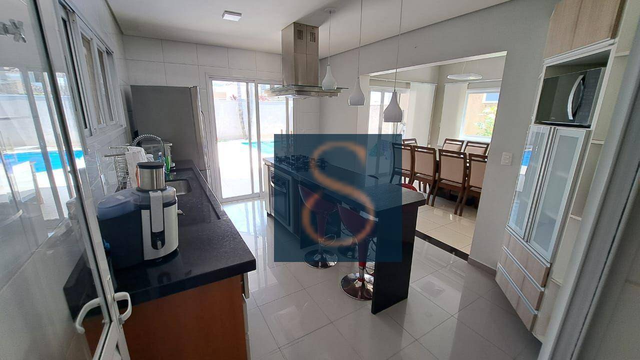 Casa de Condomínio à venda com 3 quartos, 248m² - Foto 3